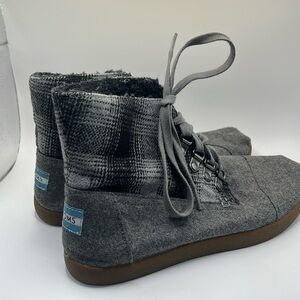 Toms Highland Tartan Grey Foldover Lace Up Ankle Boots Wool Blend Womens Sz 7.5